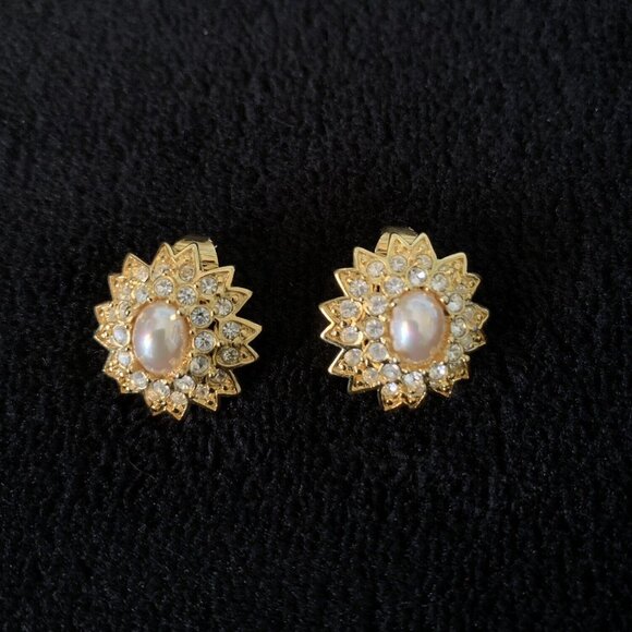 Earrings Nolan Miller Signed Faux Pearl Rhinestone Goldtone Clip on Vintage - Picture 4 of 4